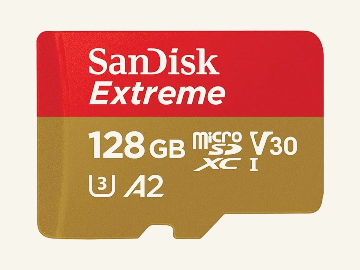 128GB microSD card to keep, product photo