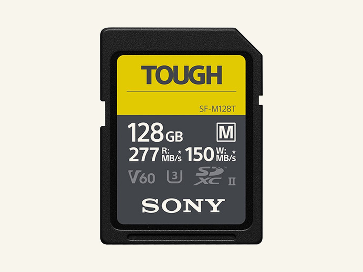 128GB SD card to keep, product photo
