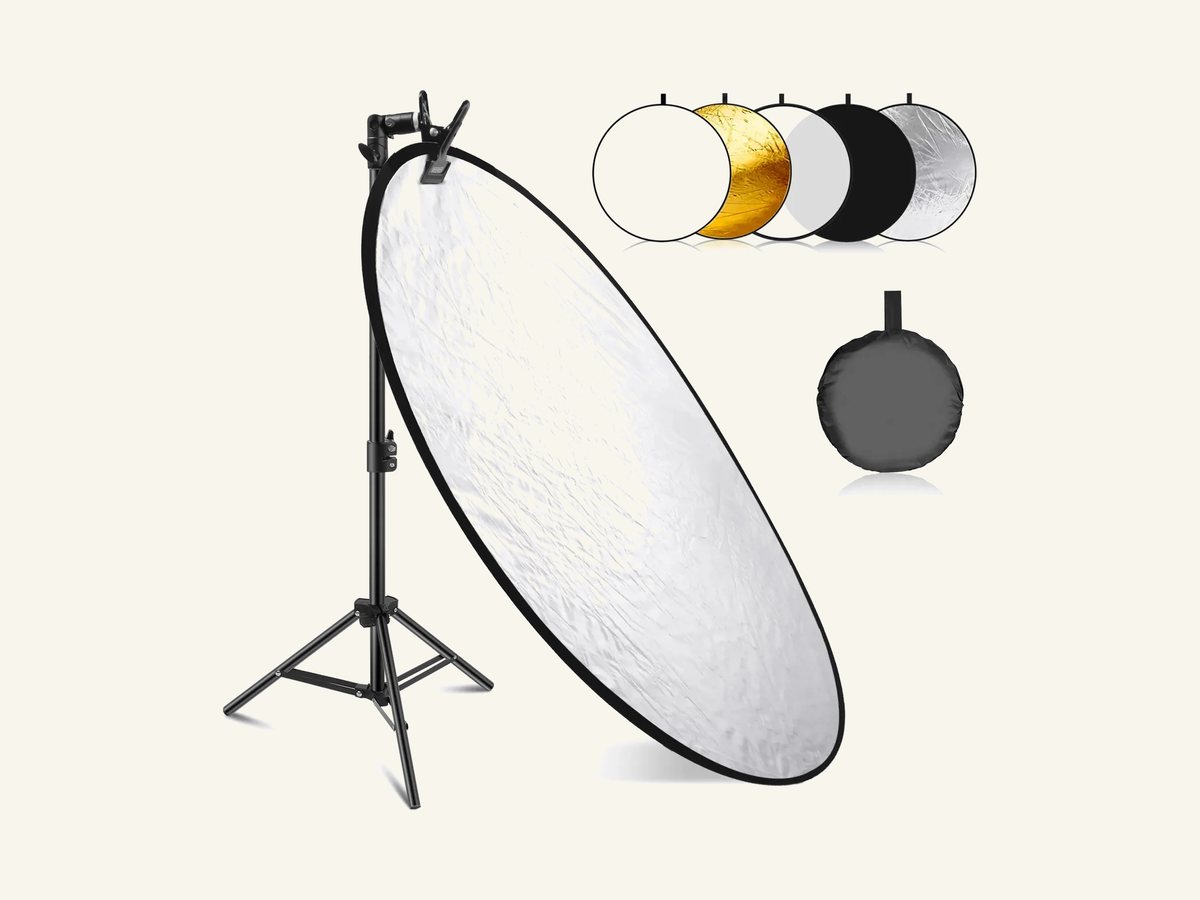Reflector + light stand, product photo