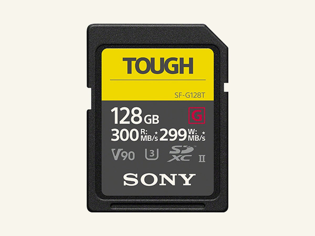 128GB SD card (V60), product photo