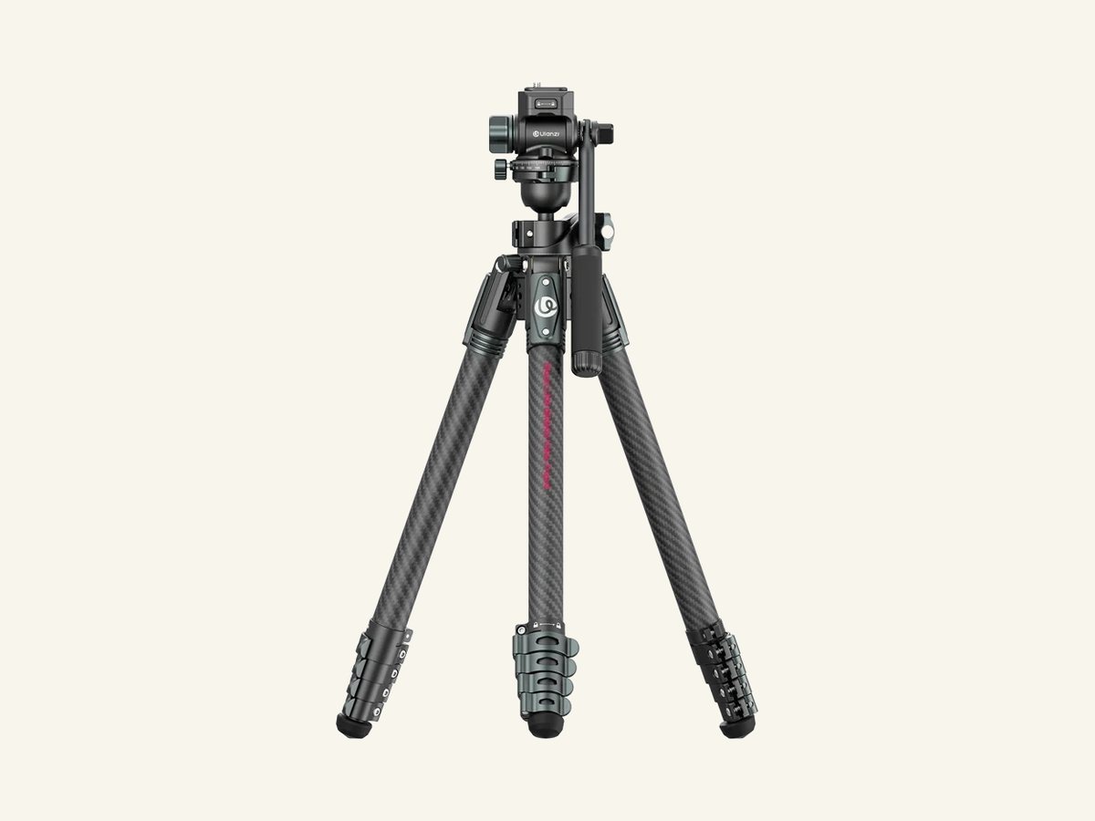 Video tripod with fluid head, product photo